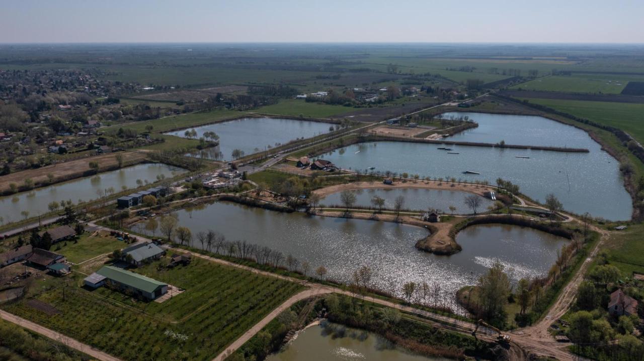 Sun City Vizisport Paradicsom Hódmezővásárhely Eksteriør bilde